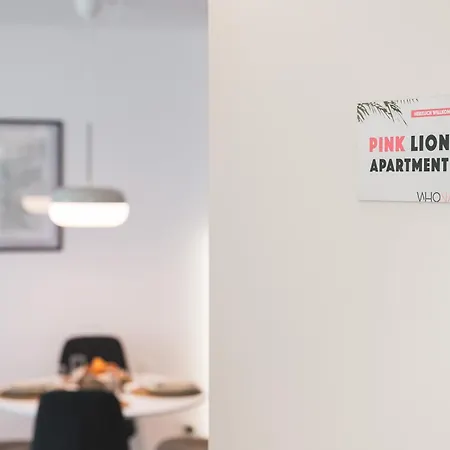 Whonap - Pink Lion I Parkplatz I Zentral I Terrasse I Kueche I Business Apartment